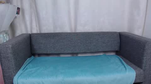 love bella  online show from November 2025 12:31:02 AM