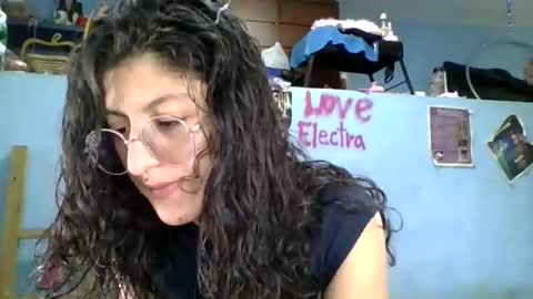 Snapshot of love_electra chatting on November 2025 06:28:02 PM love_electra online show from November 2025 06:28:02 PM