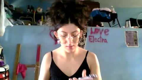 Snapshot of love_electra chatting on November 2025 02:05:04 PM love_electra online show from November 2025 02:05:04 PM