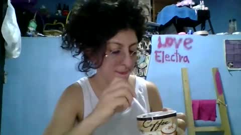 Snapshot of love_electra chatting on December 2025 07:52:02 PM love_electra online show from December 2025 07:52:02 PM