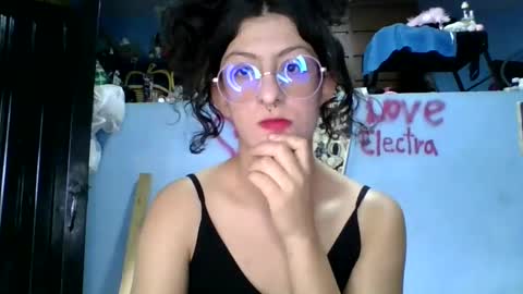 Snapshot of love_electra chatting on December 2025 06:46:02 PM love_electra online show from December 2025 06:46:02 PM