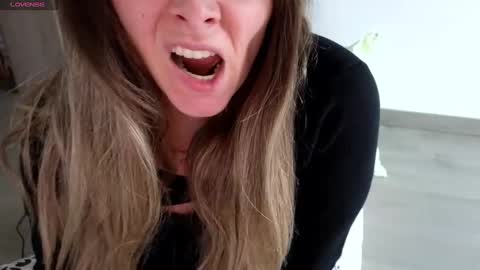 Snapshot of love_jessy_love chatting on December 2024 12:49:01 PM jessmy pleasure is in your hands s online show from December 2024 12:49:01 PM