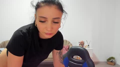 Snapshot of love_mexoxo chatting on May 2026 08:54:01 AM Andreea online show from May 2026 08:54:01 AM