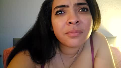 Snapshot of love_raquel_xo chatting on March 2026 12:26:01 AM Raquel Love online show from March 2026 12:26:01 AM