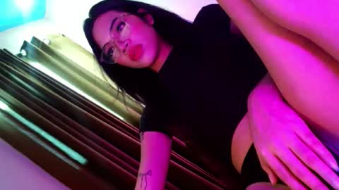 Seren online show from November 2025 05:28:02 AM