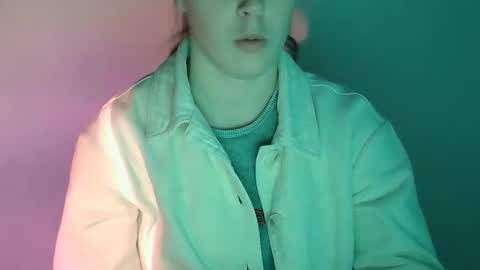 Snapshot of love_vivian chatting on December 2025 01:42:01 PM Vivian online show from December 2025 01:42:01 PM