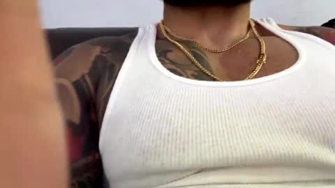 Snapshot of loveathickbitch chatting on October 2025 05:25:02 PM loveathickbitch online show from October 2025 05:25:02 PM