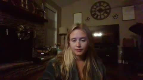 Snapshot of loveclaireelise chatting on August 2026 08:16:01 AM loveclaireelise online show from August 2026 08:16:01 AM