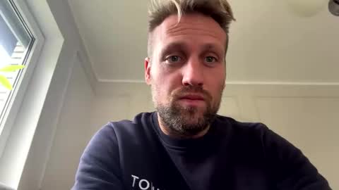 lovefuesse online show from November 2025 11:30:01 AM