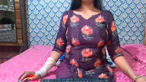 Divya online show from December 2025 03:39:01 PM