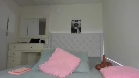 Val online show from December 2025 12:19:01 AM