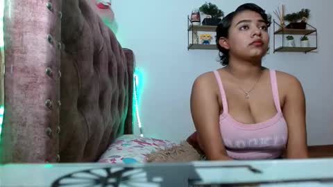 Snapshot of loveliluz chatting on November 2025 11:37:01 PM loveliluz online show from November 2025 11:37:01 PM