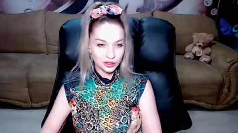 private open online show from December 2024 05:33:01 PM