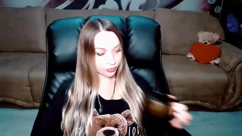 Snapshot of lovellymalina chatting on February 2026 04:06:02 PM private open online show from February 2026 04:06:02 PM