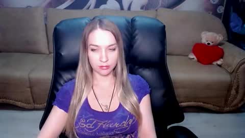 Snapshot of lovellymalina chatting on February 2026 01:40:01 PM private open online show from February 2026 01:40:01 PM