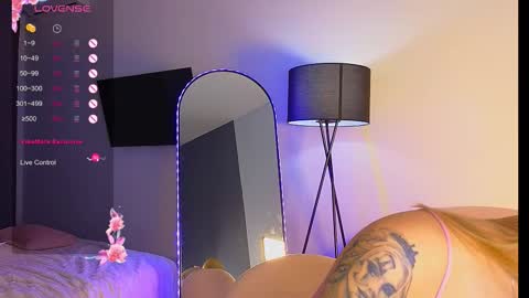 Jenny online show from November 2025 11:20:02 AM