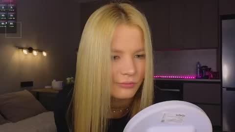 Snapshot of lovely_babyy chatting on May 2026 01:58:02 AM Jenny online show from May 2026 01:58:02 AM