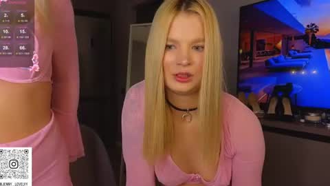 Snapshot of lovely_babyy chatting on June 2026 10:45:02 PM Jenny online show from June 2026 10:45:02 PM