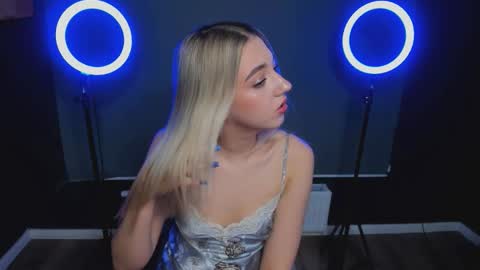 Bella 3 online show from January 2026 05:51:02 PM