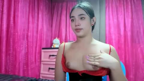 Snapshot of lovely_leah23 chatting on December 2025 09:40:01 AM lovely_leah23 online show from December 2025 09:40:01 AM