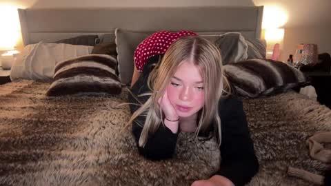 Snapshot of lovely_megan20 chatting on December 2024 04:09:02 AM Megan online show from December 2024 04:09:02 AM