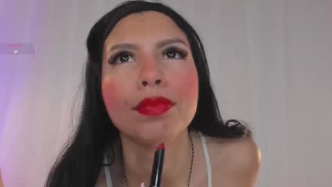 Snapshot of lovely_queens chatting on December 2025 10:54:02 AM online show from December 2025 10:54:02 AM