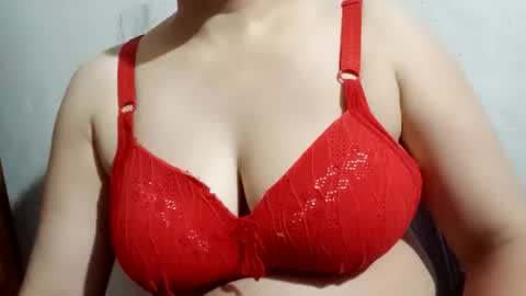 Snapshot of lovely_sweet_girl chatting on May 2026 11:06:01 AM katrina follow me guys online show from May 2026 11:06:01 AM