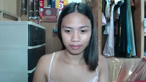 Snapshot of lovely_yvoneslutty chatting on October 2025 11:35:01 PM lovely_yvoneslutty online show from October 2025 11:35:01 PM
