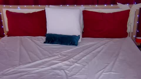 Snapshot of lovelycaroline_ chatting on September 2025 01:33:01 AM Caroline online show from September 2025 01:33:01 AM