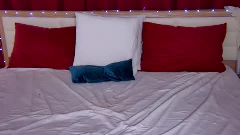 Snapshot of lovelycaroline_ chatting on November 2025 01:28:01 AM Caroline online show from November 2025 01:28:01 AM