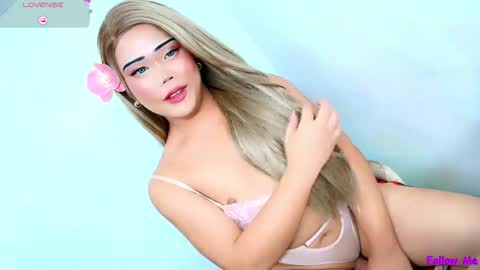 Snapshot of lovelydollsandra chatting on November 2025 07:16:01 PM lovelydollsandra online show from November 2025 07:16:01 PM