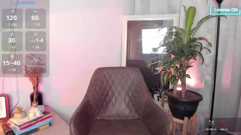 Snapshot of lovelygirl45 chatting on October 2025 02:13:01 AM Valerie online show from October 2025 02:13:01 AM