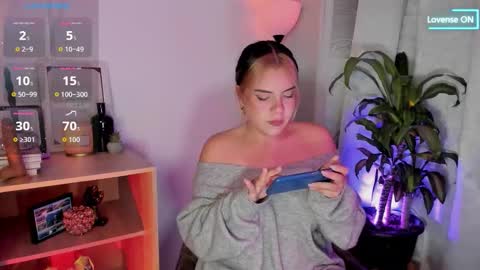 Snapshot of lovelygirl45 chatting on February 2026 02:09:02 AM Valerie online show from February 2026 02:09:02 AM