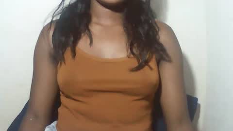 lovelylarra online show from January 2026 07:23:01 PM