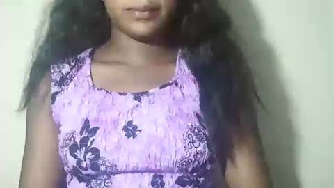 lovelylarra online show from March 2026 09:32:01 AM