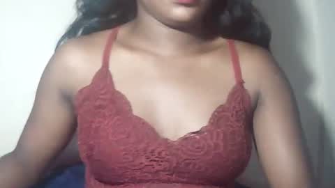 lovelylarra online show from April 2026 07:50:02 AM