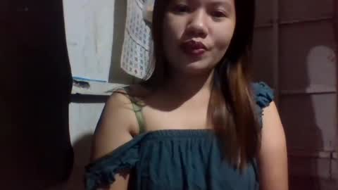 Snapshot of lovelymocha27 chatting on December 2024 07:11:02 PM lovelymocha27s online show from December 2024 07:11:02 PM