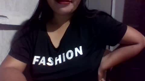 Snapshot of lovelymocha27 chatting on November 2025 08:14:01 PM lovelymocha27s online show from November 2025 08:14:01 PM