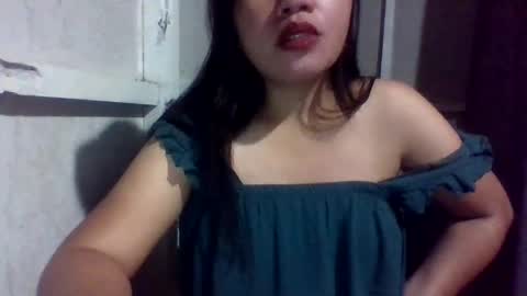 Snapshot of lovelymocha27 chatting on November 2025 06:12:01 PM lovelymocha27s online show from November 2025 06:12:01 PM