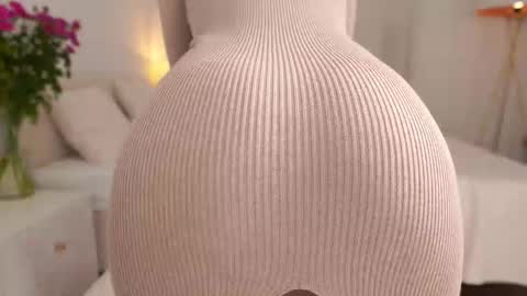 Snapshot of lovelynightt chatting on November 2025 04:17:02 PM kim online show from November 2025 04:17:02 PM