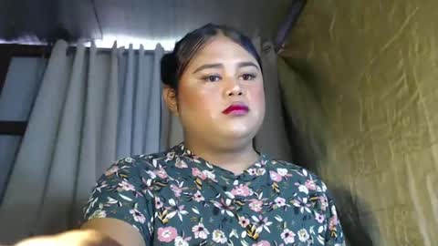 Snapshot of lovelypinaychubsx chatting on January 2025 06:01:02 AM lovely online show from January 2025 06:01:02 AM