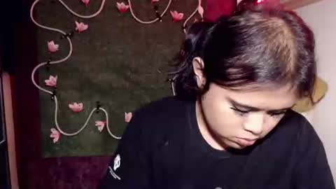 Snapshot of lovelypinaychubsx chatting on November 2025 04:39:01 PM lovely online show from November 2025 04:39:01 PM