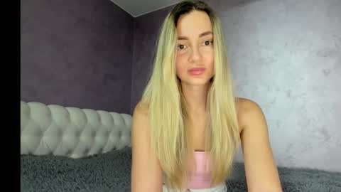 Snapshot of lovelyrose135 chatting on November 2025 04:07:02 PM Lovely Rose online show from November 2025 04:07:02 PM