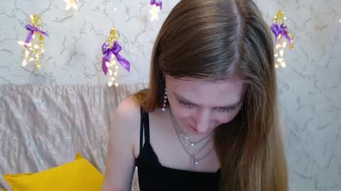 Snapshot of lovepeanutgirl chatting on January 2026 06:00:01 PM Mary Love online show from January 2026 06:00:01 PM