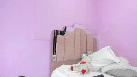 L O V E  online show from September 2025 11:34:02 AM