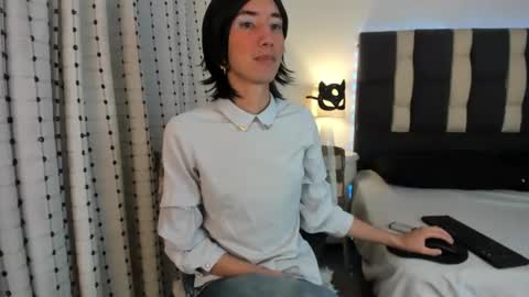 loverisu online show from November 2025 10:10:01 PM