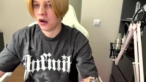 loverria online show from April 2026 11:30:02 AM