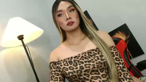 lovers moon22 online show from October 2025 01:19:01 PM