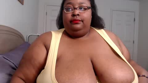 Snapshot of loves_aura chatting on December 2024 02:05:01 AM Alyson online show from December 2024 02:05:01 AM