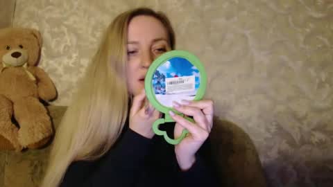 Snapshot of lovesrebecca chatting on December 2024 11:51:01 PM LovesRebecca online show from December 2024 11:51:01 PM